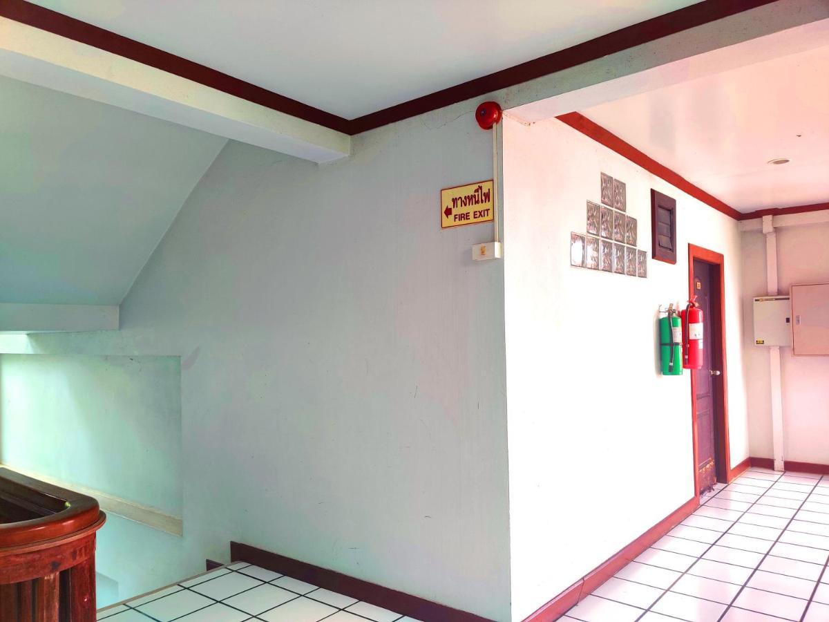 Thong Paeka Hotel Prasat Luaran gambar