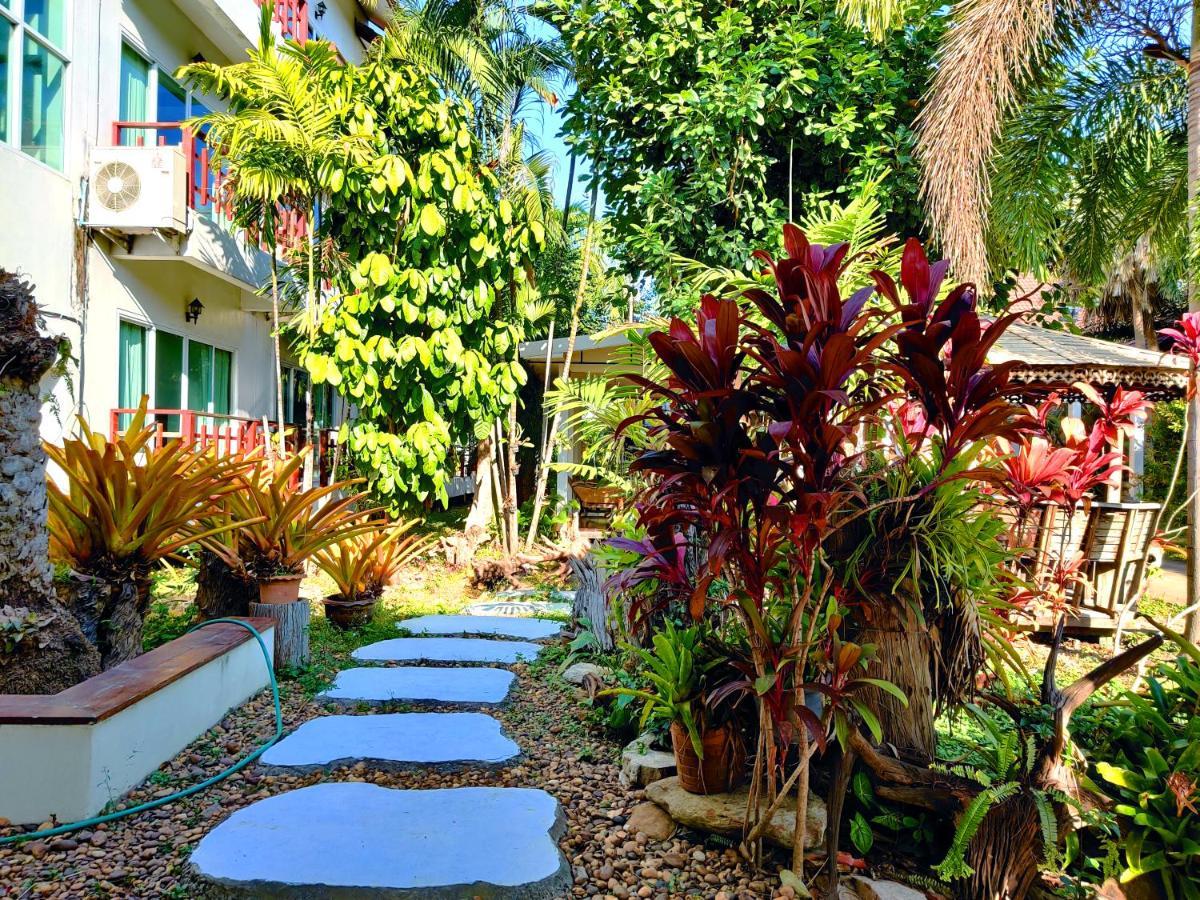 Thong Paeka Hotel Prasat Luaran gambar