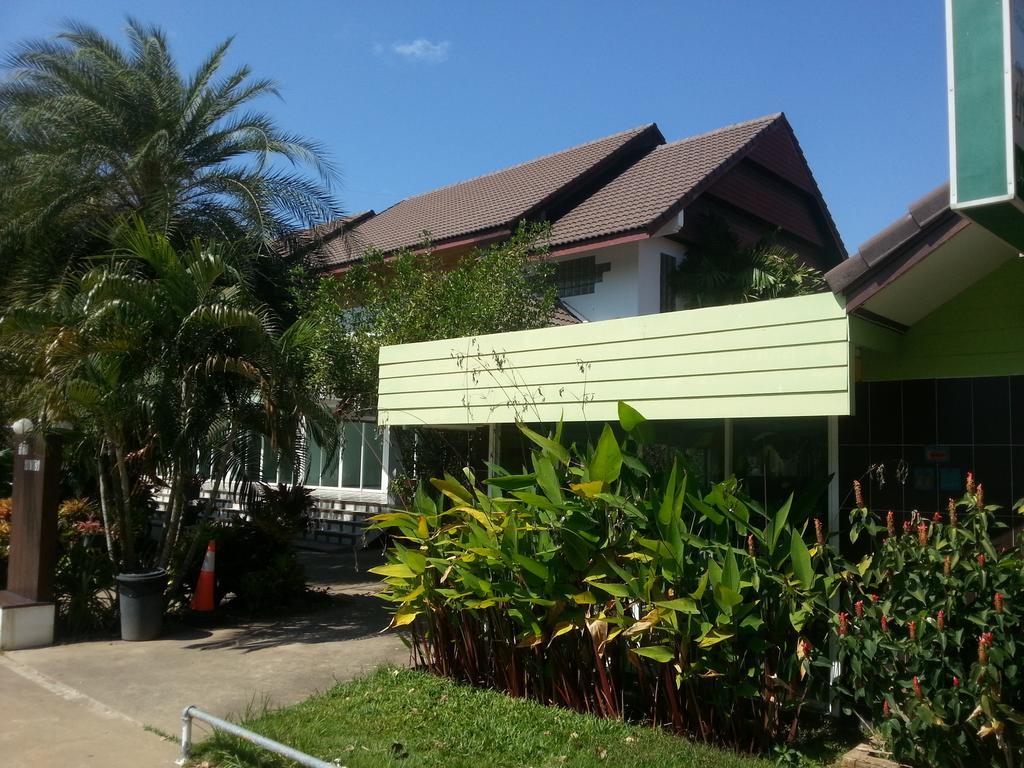 Thong Paeka Hotel Prasat Luaran gambar