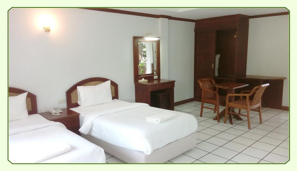 Thong Paeka Hotel Prasat Bilik gambar