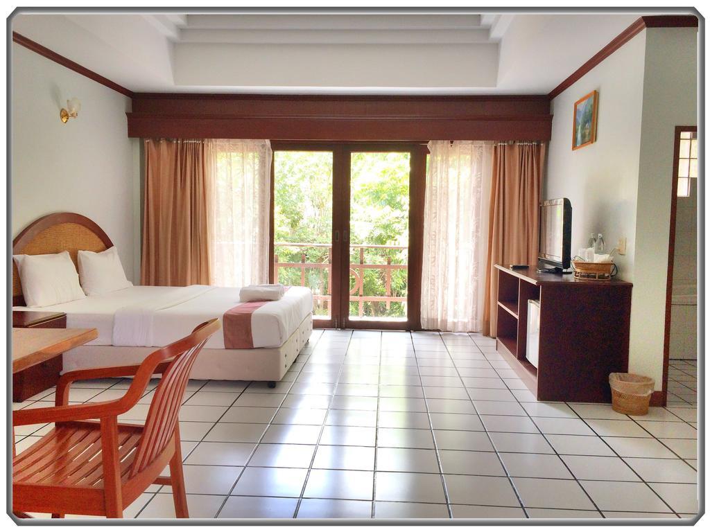 Thong Paeka Hotel Prasat Bilik gambar