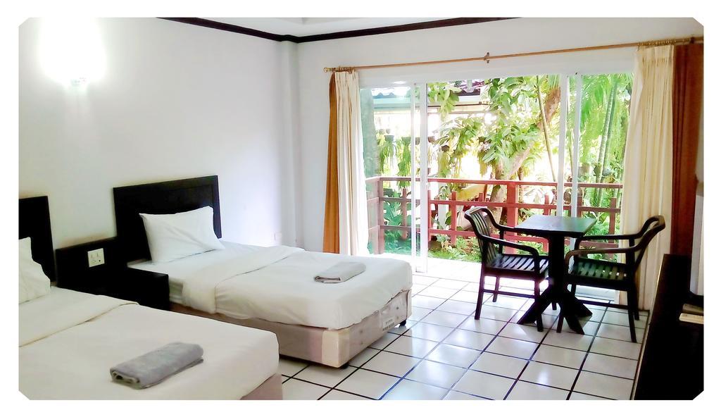 Thong Paeka Hotel Prasat Bilik gambar