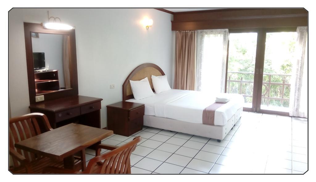 Thong Paeka Hotel Prasat Bilik gambar