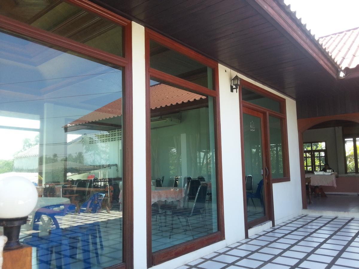 Thong Paeka Hotel Prasat Luaran gambar